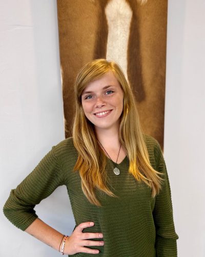 Lisa im Büro